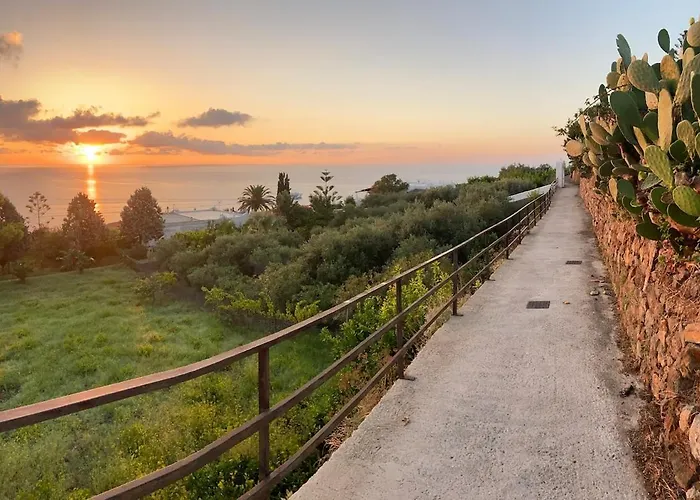 Eolian Mare - Floating Over The Sea Holiday home San Salvatore (Messina)