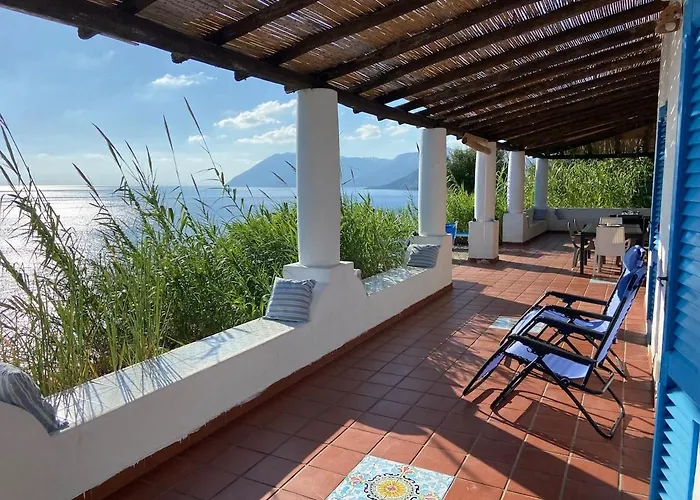 Eolian Mare - Floating Over The Sea Holiday home San Salvatore (Messina)