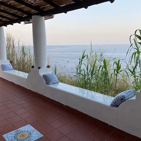 Vakantiehuis Eolian Mare - Floating Over The Sea San Salvatore (Messina)