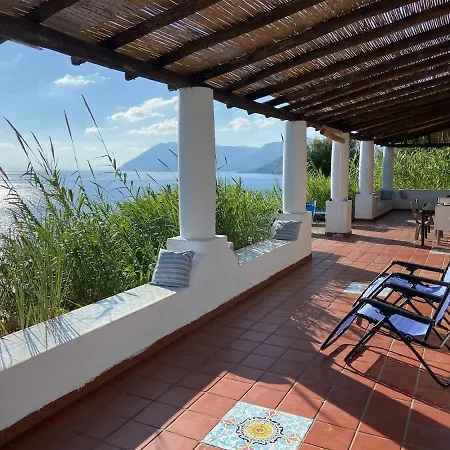 Eolian Mare - Floating Over The Sea Vakantiehuis San Salvatore (Messina)