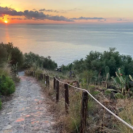 Eolian Mare - Floating Over The Sea Vakantiehuis *